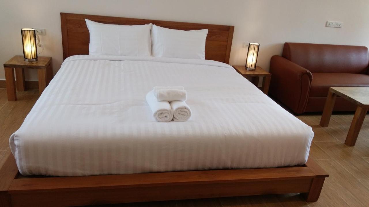 Le Grand Bleu Hotel Wok Tum Bagian luar foto