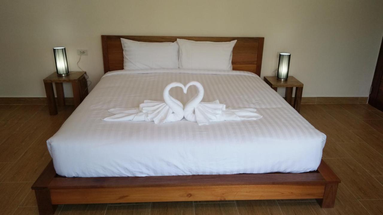 Le Grand Bleu Hotel Wok Tum Bagian luar foto