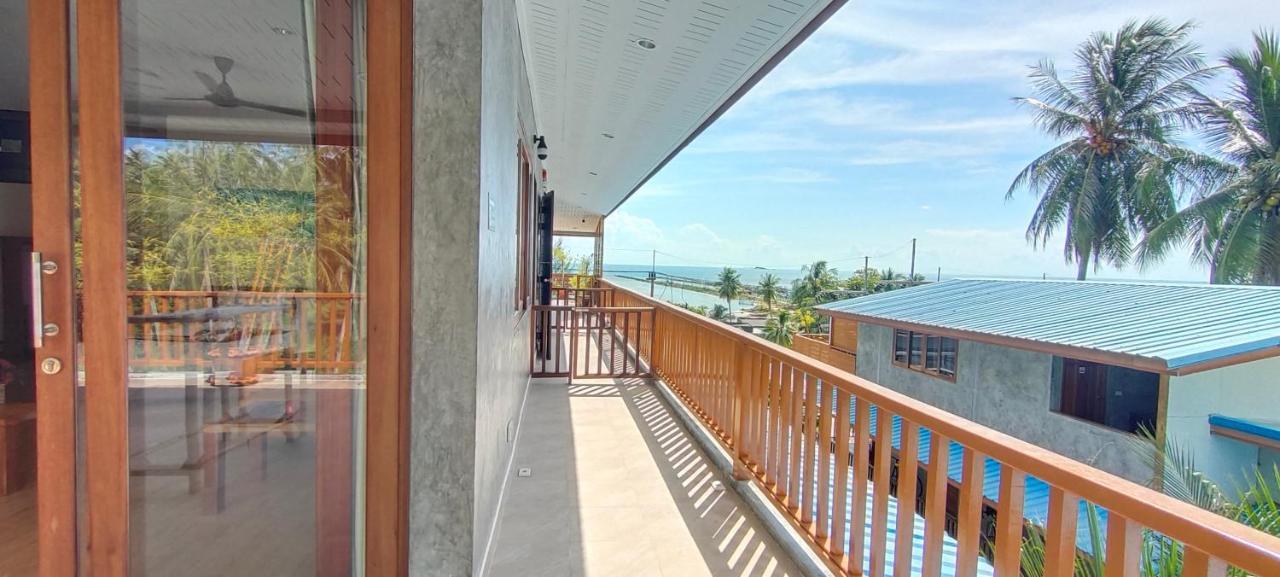 Le Grand Bleu Hotel Wok Tum Bagian luar foto