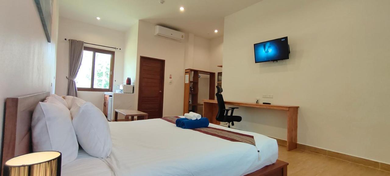 Le Grand Bleu Hotel Wok Tum Bagian luar foto