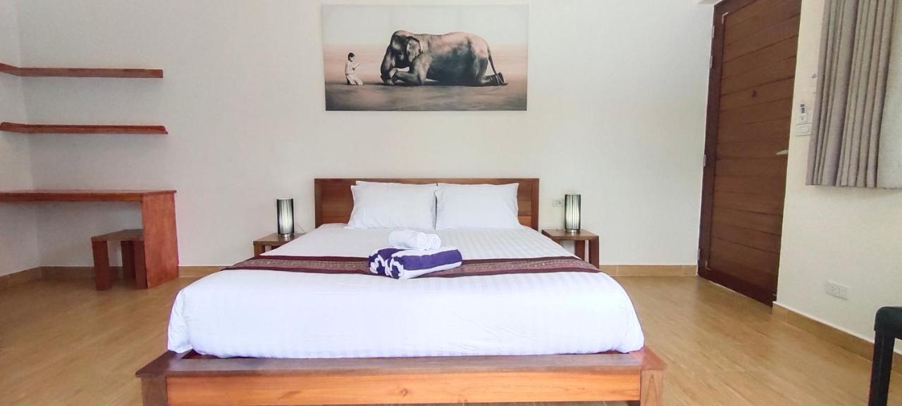 Le Grand Bleu Hotel Wok Tum Bagian luar foto